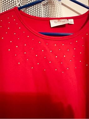 Quacker Factory Red Short Sleeve Top embellishment with Silver Crystals